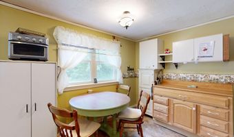 1776 Riverside Dr, Auburn, ME 04210