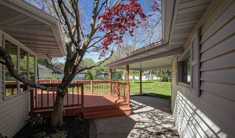 2207 S GLADYS Ave, Appleton, WI 54915