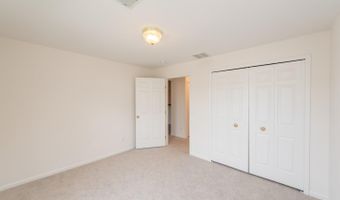 2800 S Knightsbridge Cir, Ann Arbor, MI 48105