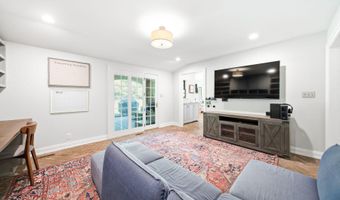 12601 N Osage Rd, Anchorage, KY 40223