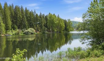 33 Parkland Dr, Blanchard, ID 83804