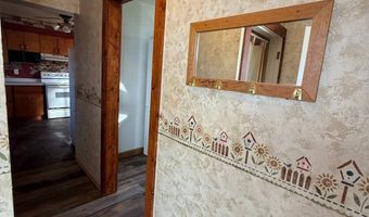 602 Bennett St, Bottineau, ND 58318