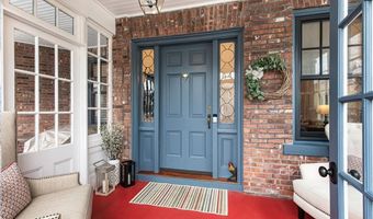 21 Bedlow Ave, Newport, RI 02840
