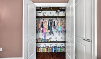 45 White Oak Ln, Aberdeen, NJ 07747