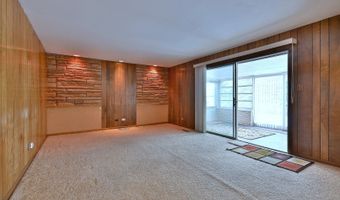 231 N Flora Pkwy, Addison, IL 60101