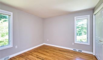 23 Fesser Ave, Bristol, RI 02809