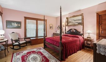 108 W Main St, Amherst, OH 44001
