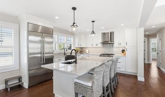 141 30th St, Avalon, NJ 08202