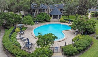 1055 KENSINGTON PARK Dr 205, Altamonte Springs, FL 32714