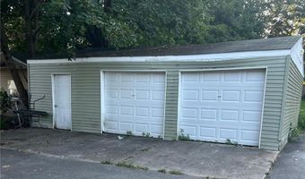 30 Harris St, Coventry, RI 02816