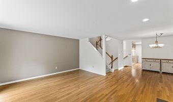 12 Boulevard Dr 21-130, Danbury, CT 06810