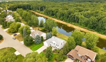 926 Dogwood Meadows Dr SE 45, Ada, MI 49301
