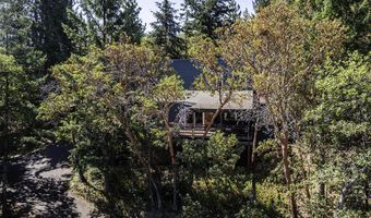 1000 Ivy Ln, Ashland, OR 97520