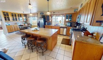 814 PARADISE Ln, Brookings, OR 97415