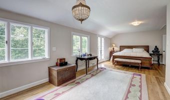 5204 WESTWOOD Dr, Bethesda, MD 20816