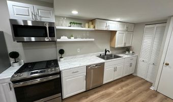 6521 GILDAR St, Alexandria, VA 22310