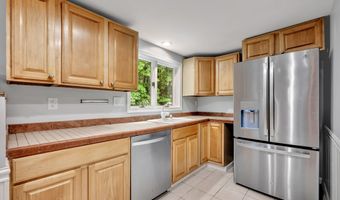 15 Indian Hill Rd, Canton, CT 06019