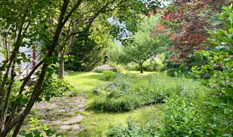 59 Cedar St, Belfast, ME 04915