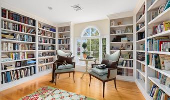 150 Delta Dr, North Kingstown, RI 02874