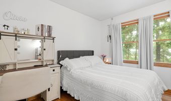 106 Halfmoon Dr, Altamont, NY 12009