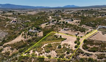 1040 Rolling Hills Dr, Aguanga, CA 92536