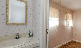 48 Cantaberry Ln, Coventry, RI 02816