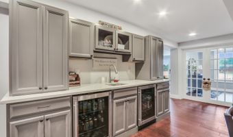 42037 N Old Lake Ave, Antioch, IL 60002
