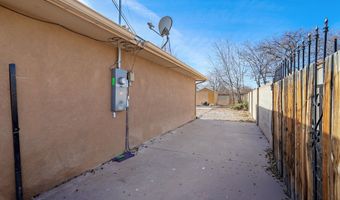 329 46th St NW, Albuquerque, NM 87105