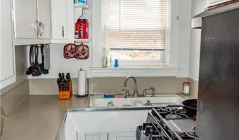 260 Grosvenor Ave, East Providence, RI 02914