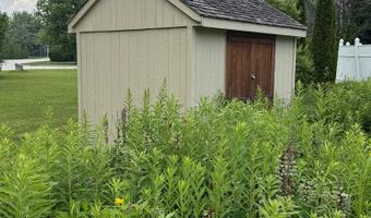 305 Lakeview Dr, Algoma, WI 54201
