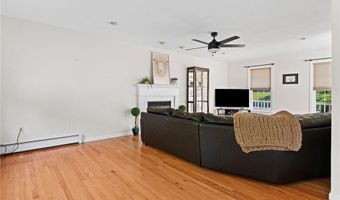 45 Silo Dr, Cranston, RI 02921