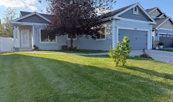 1720 MAROON Dr, Cheyenne, WY 82001