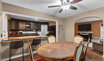 7258 Mackenzie Rd, Affton, MO 63123