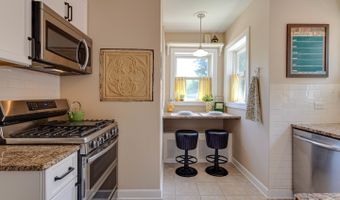 805 S Mitchell Ave, Arlington Heights, IL 60005