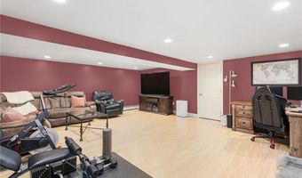 7 Jencks Rd, Cumberland, RI 02864
