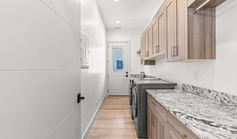 1295 E Cedar Dr, Apple Valley, UT 84737
