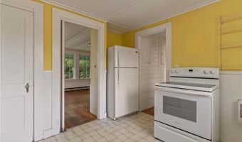 11 Namcook Rd, Narragansett, RI 02882