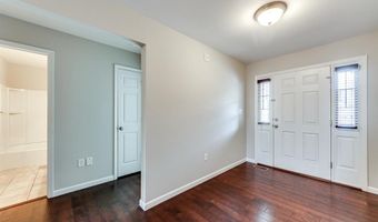 925 Meramec Grove Dr, Ballwin, MO 63021