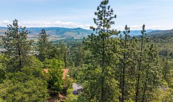 390 Strawberry Ln, Ashland, OR 97520