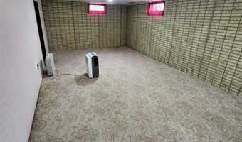 1800 E Maple St, Algona, IA 50511