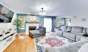 30 Oxford Ct, Algonquin, IL 60102
