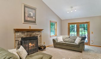 1016 Maple Hill Ave SE, Ada, MI 49301