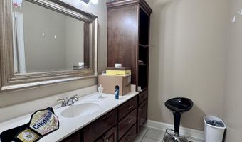 809 TWELVE OAKS Dr, Adamsville, TN 38310