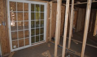 827 W 9th St, Anderson, IN 46016