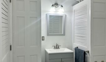 19 Center St, Barnegat, NJ 08005