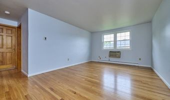 3 Colonial Village Dr 10, Arlington, MA 02476
