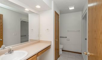 809 NE 5th St, Ankeny, IA 50021