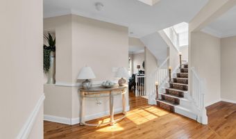 29 Tupelo Rd, Bayville, NJ 08721