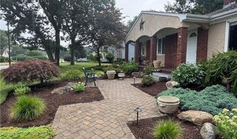 25 Beechnut Dr, Johnston, RI 02919
