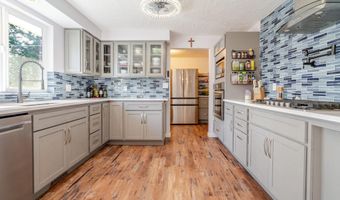 656 E Thornton Lake Dr NW, Albany, OR 97321